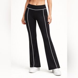 Lululemon Groove Pant (Tall) - Black/White Stripes